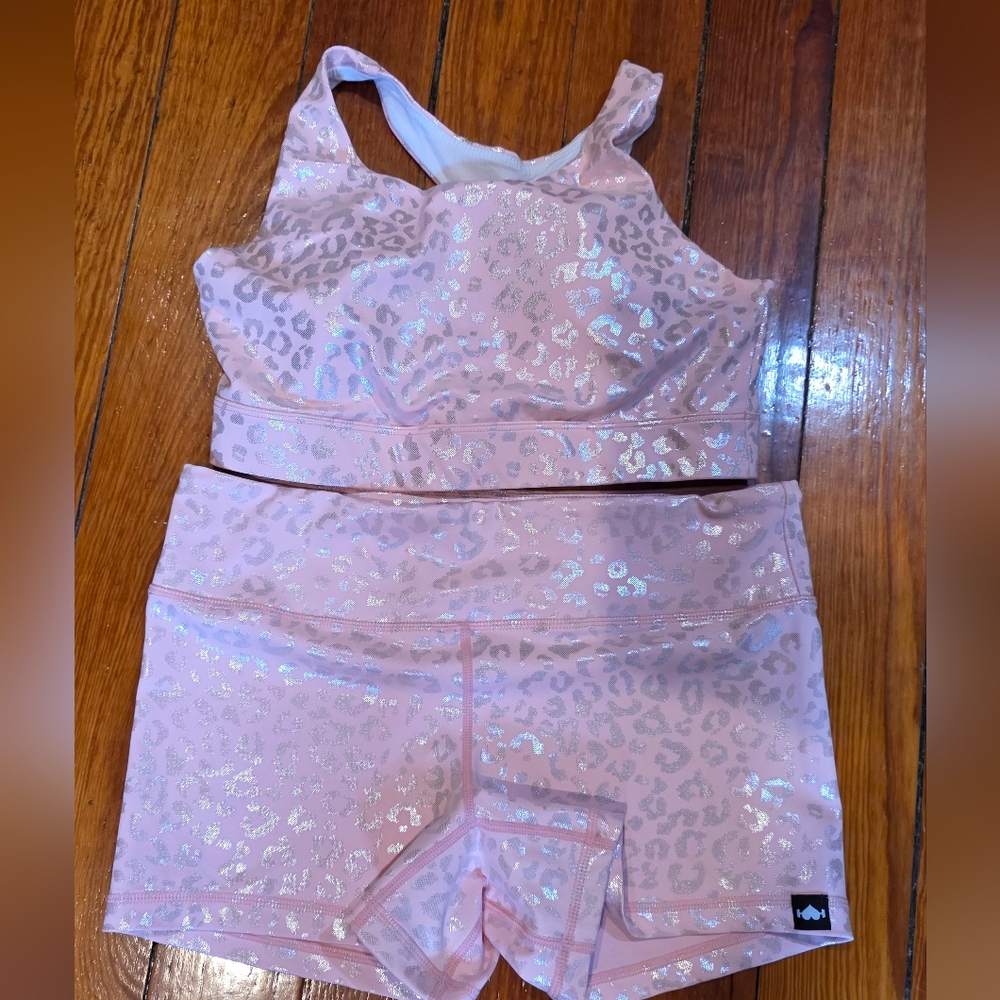 WoDbottom Pink Leopard Print Activewear Set. Size Medium